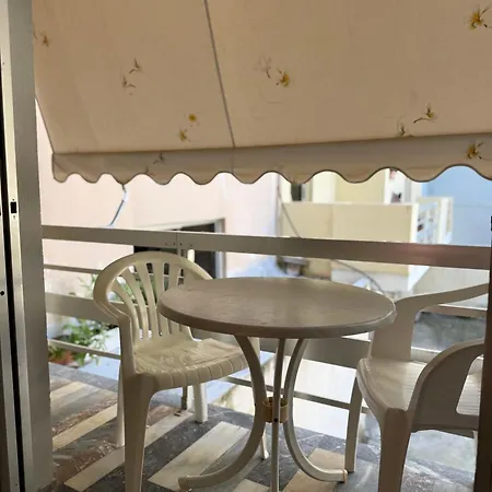 Katherine's 'nest' 30 Metres To In Town Appartement Chania (Crete)