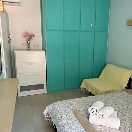 Katherine's 'nest' 30 Metres To In Town Appartement *